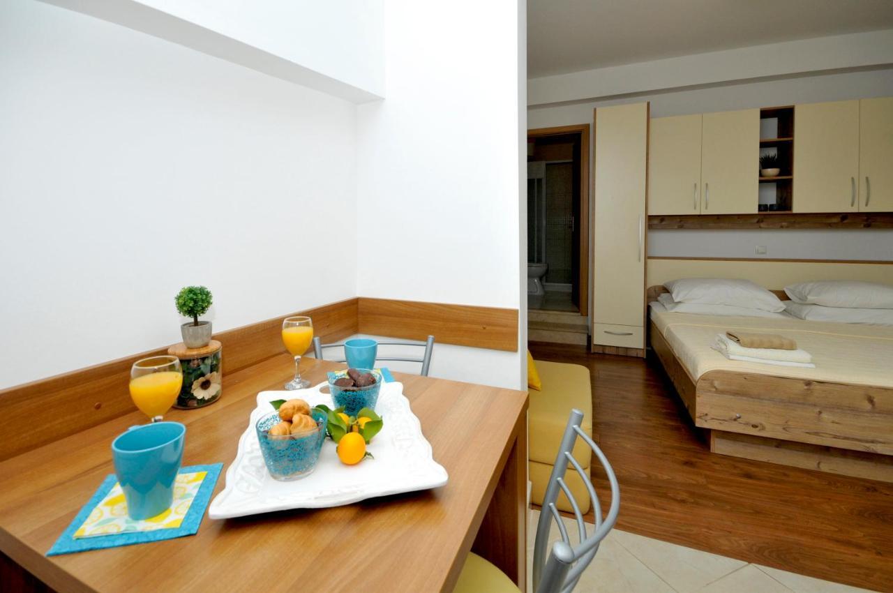 Apartments Penic Trogir Extérieur photo