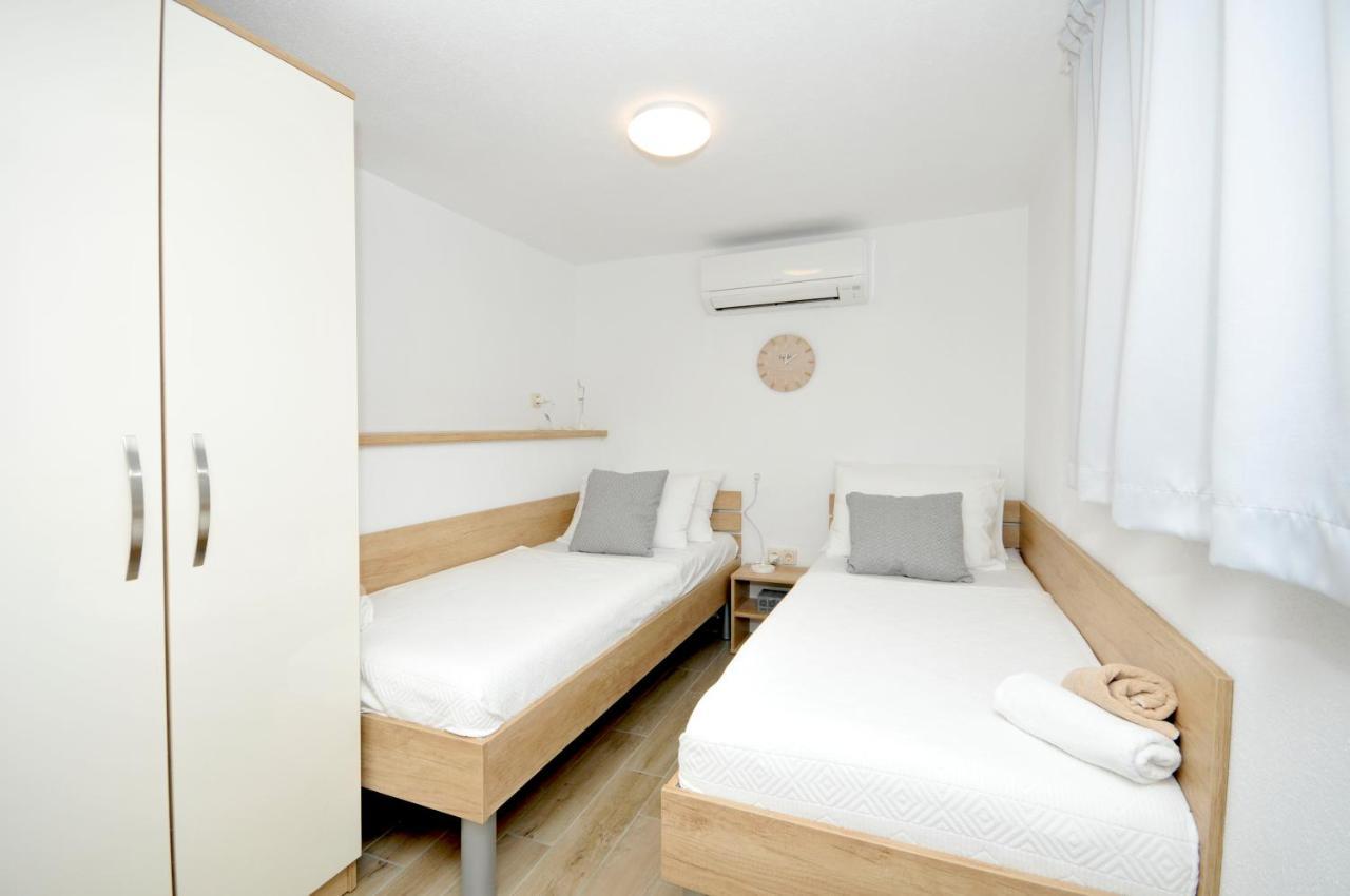 Apartments Penic Trogir Extérieur photo